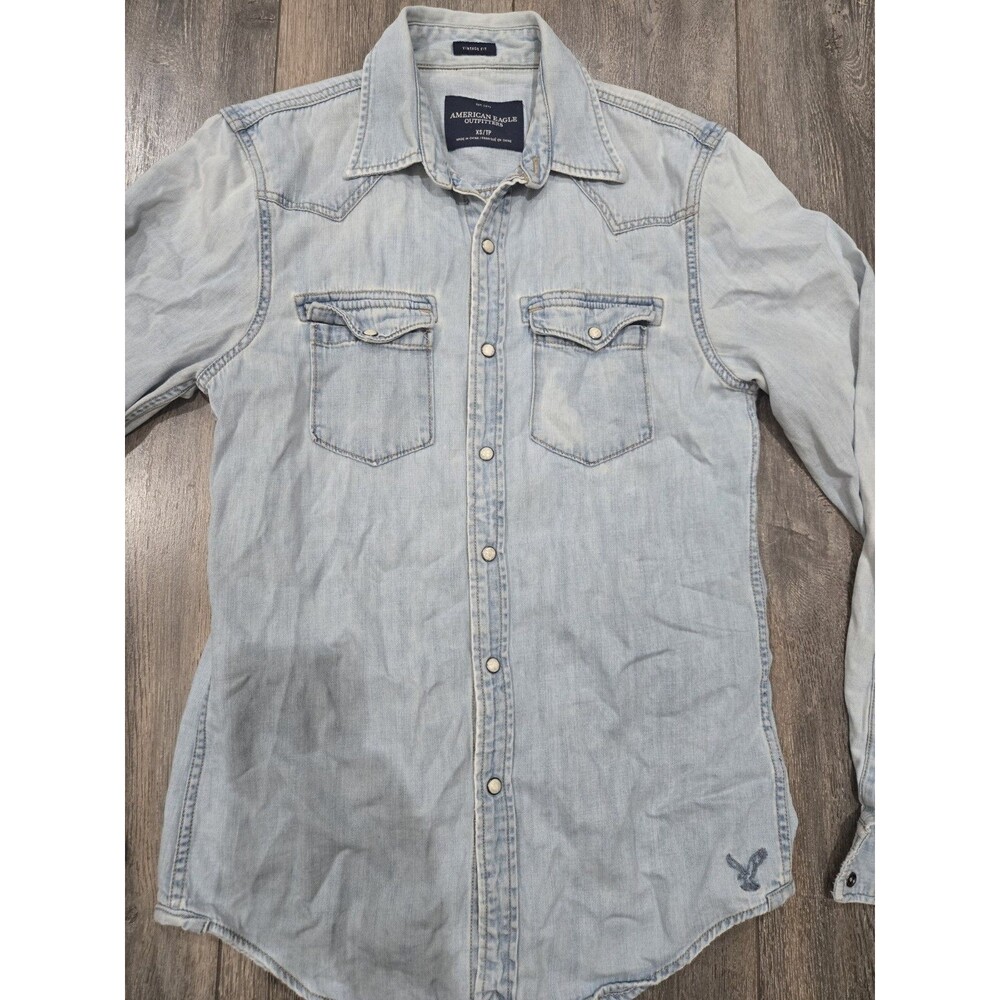 American Eagle Womens XS Vintage Fit Denim Western Shirt Pearl Snap Light Wash - Picture 2 of 6